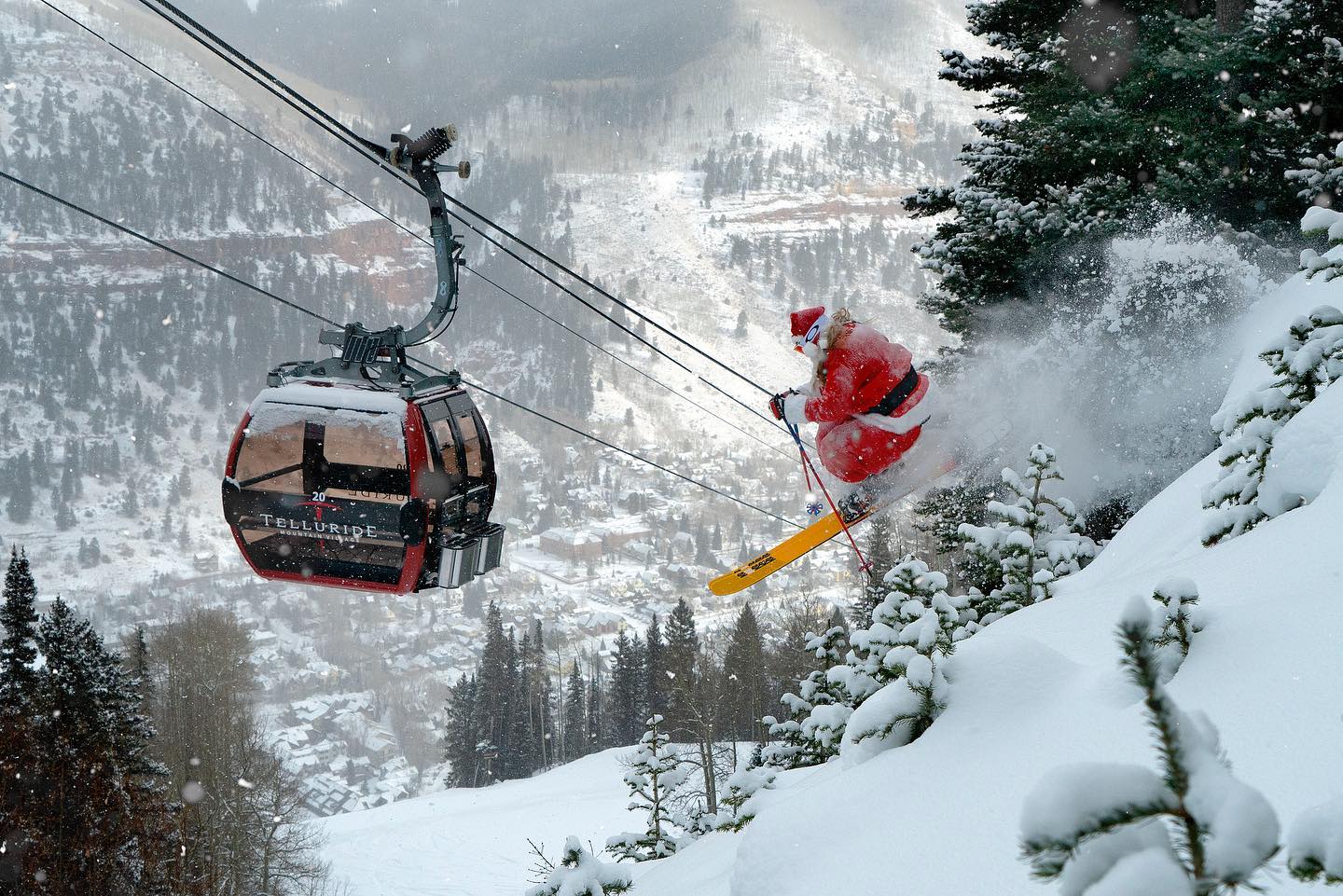 telluride santa skiing